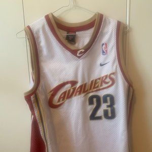 Cleveland Cavaliers Lebron James 2000s Throwback Basketball Jersey